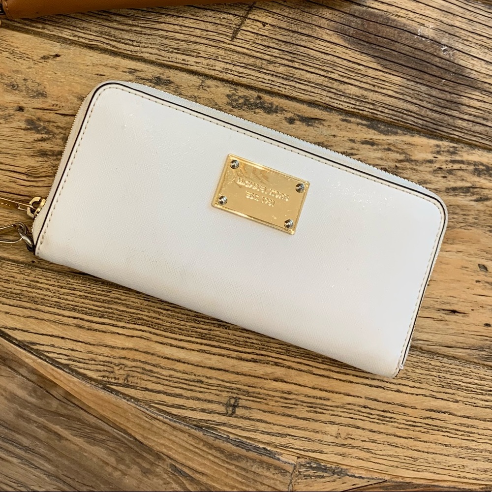 White Michael kors wristlet wallet